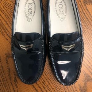 Tod’s driving loafers